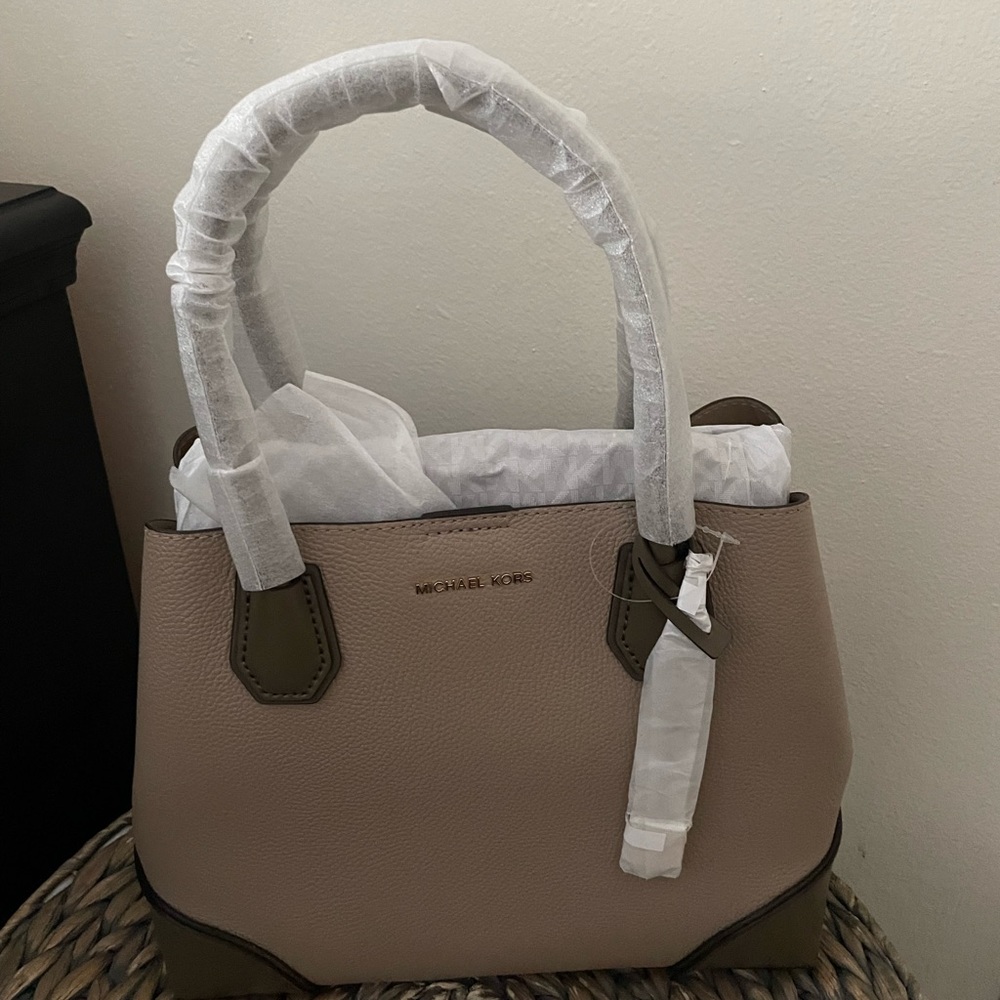 NWT Micheal Kors Bag